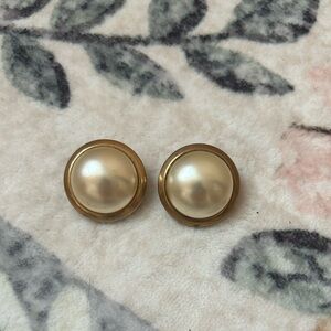 Vintage Gold Pearl Clip On Stud Earrings